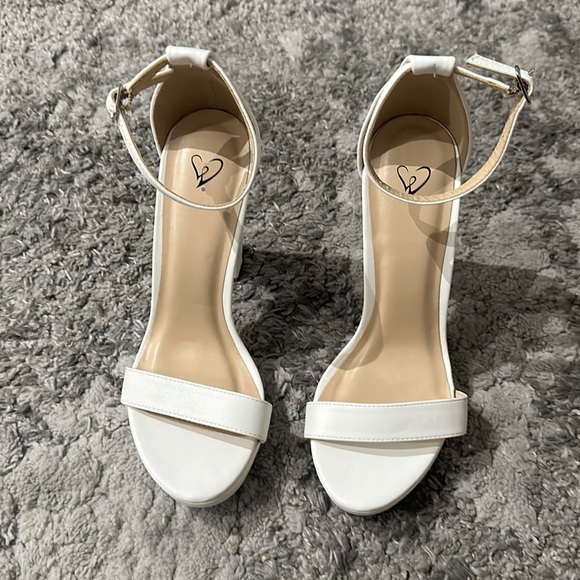Windsor Shoes Windsor White Heels Poshmark